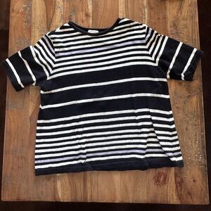 Short sleeve sweater top